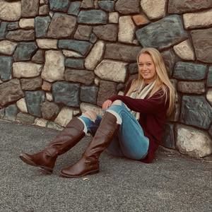 Meet your Posher, Olivia